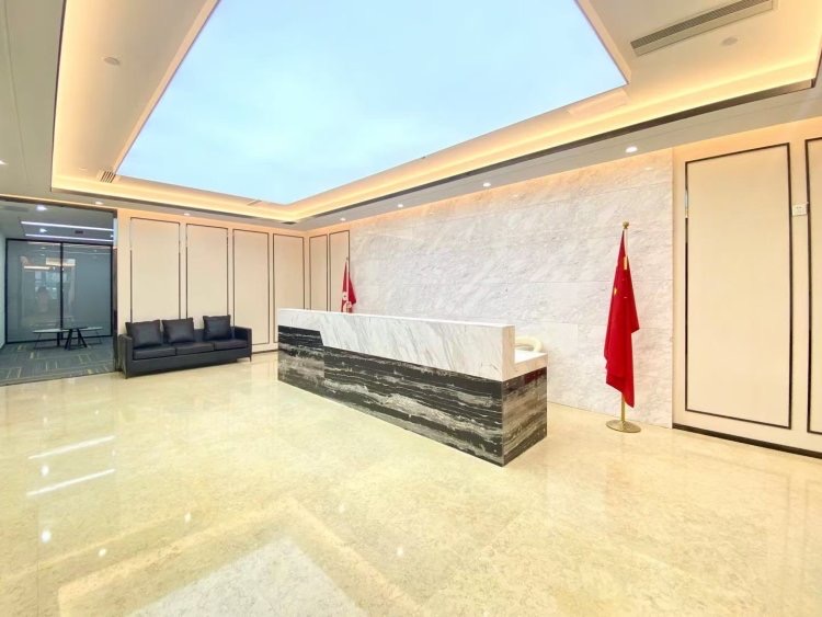 中粮置地广场 2070平米办公室   10元/平/天